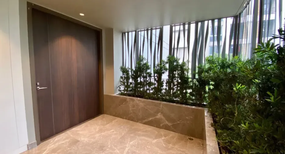 Condo en alquiler de 3 habitaciones en Yan Nawa, Bangkok