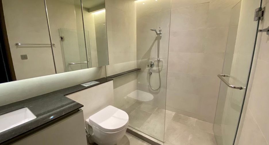 Condo en alquiler de 3 habitaciones en Yan Nawa, Bangkok