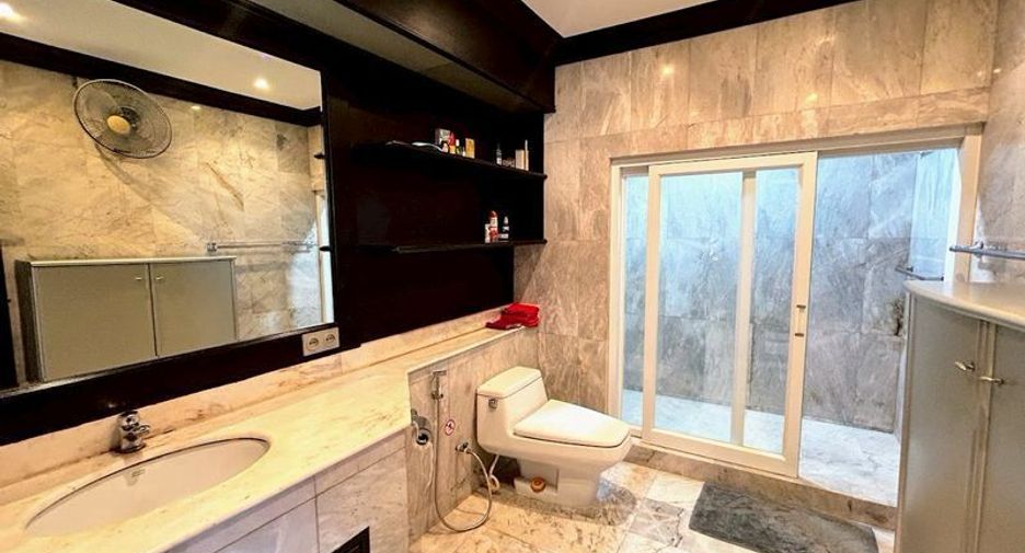 For sale 3 bedrooms villa in Bang Lamung, Chonburi