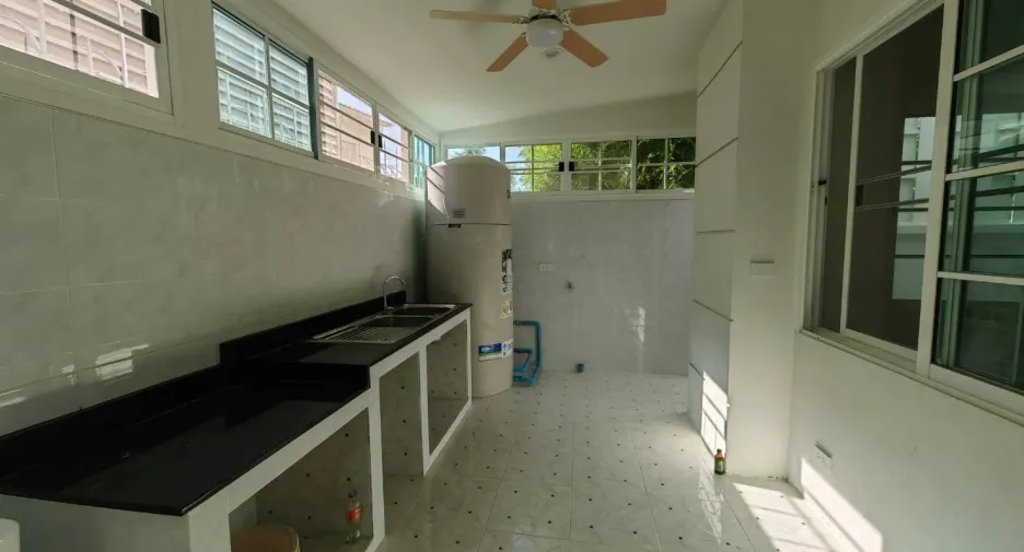 For rent office in Bang Na, Bangkok