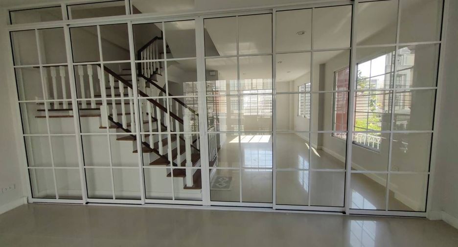 For rent office in Bang Na, Bangkok