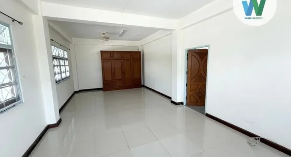 À vendre 5 chambres maison de ville à Mueang Kanchanaburi, Kanchanaburi