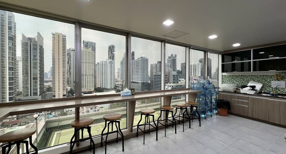 For rent office in Khlong Toei, Bangkok