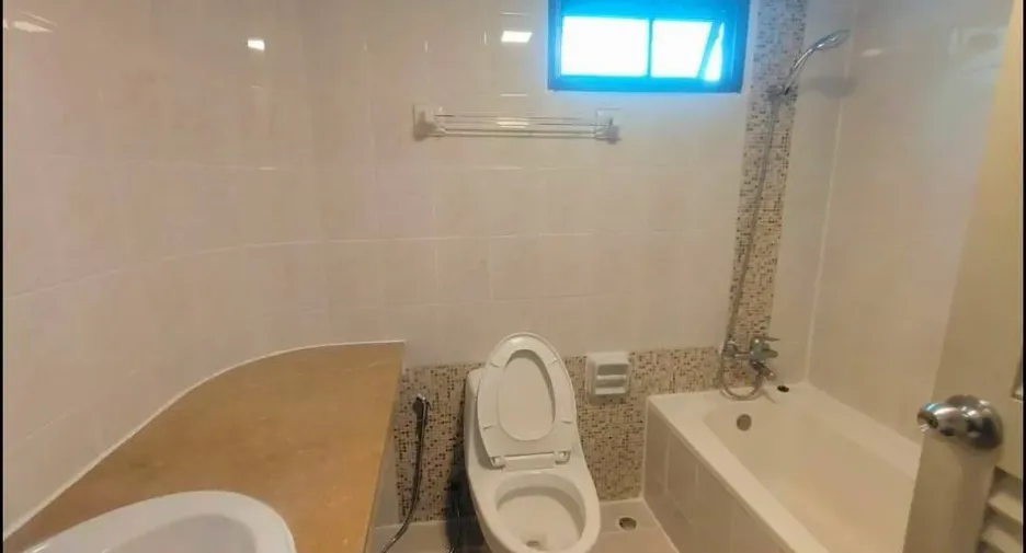 Wohnung zur Miete mit 3 Zimmer in Watthana, Bangkok