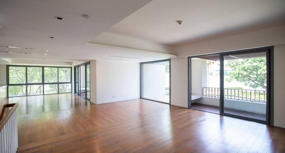For rent 4 bedrooms condo in Yan Nawa, Bangkok
