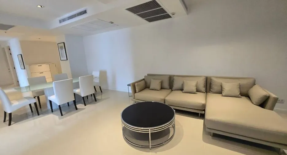 Wohnung zur Miete mit 3 Zimmer in Pathum Wan, Bangkok
