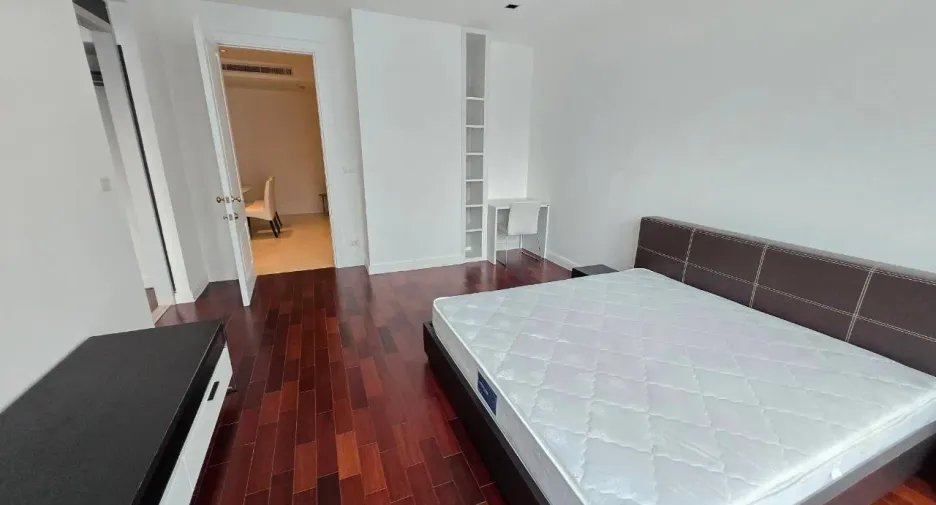 Wohnung zur Miete mit 3 Zimmer in Pathum Wan, Bangkok