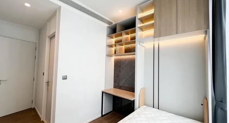 For rent 2 bedrooms condo in Pathum Wan, Bangkok