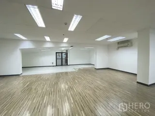 出租 商业空间 在 Khlong Toei, 曼谷
