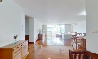 For rent 3 bedrooms apartment in Watthana, Bangkok