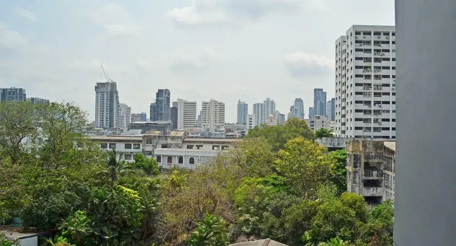 For rent 2 bedrooms apartment in Watthana, Bangkok