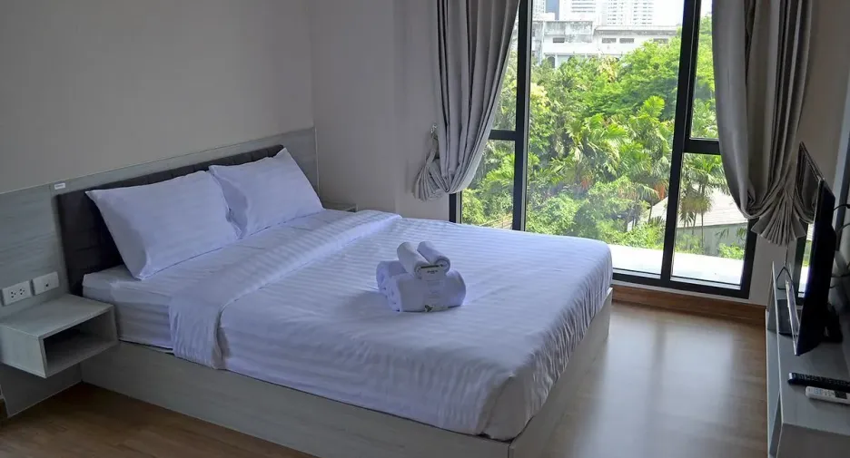 For rent 2 bedrooms apartment in Watthana, Bangkok