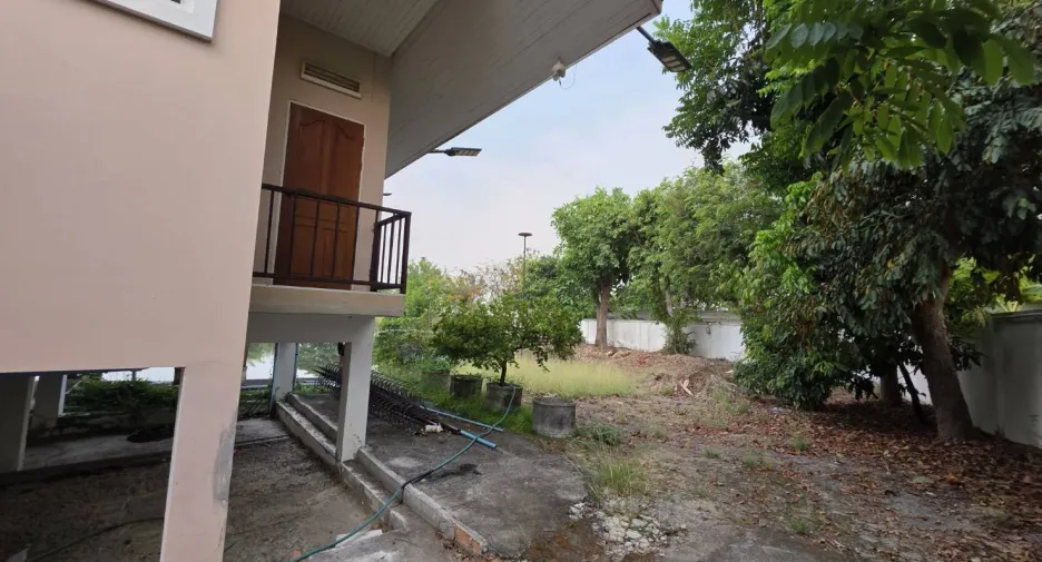 For sale 4 bedrooms house in Mueang Chiang Mai, Chiang Mai