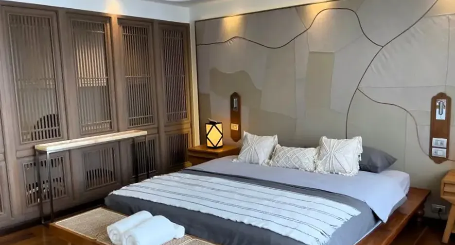 For rent 3 bedrooms condo in Watthana, Bangkok