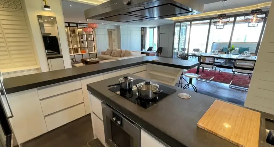 For rent 3 bedrooms condo in Watthana, Bangkok
