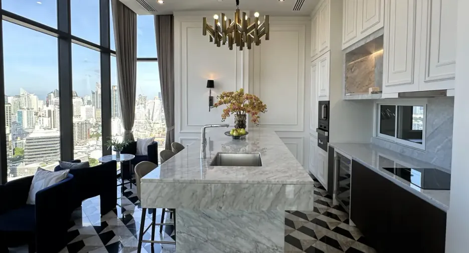 Condo en alquiler de 2 habitaciones en Pathum Wan, Bangkok