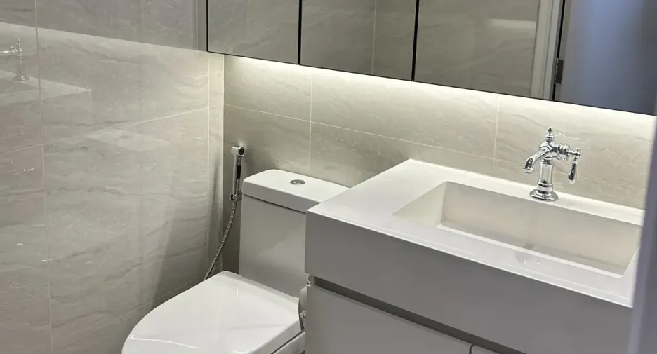 Condo en alquiler de 2 habitaciones en Pathum Wan, Bangkok