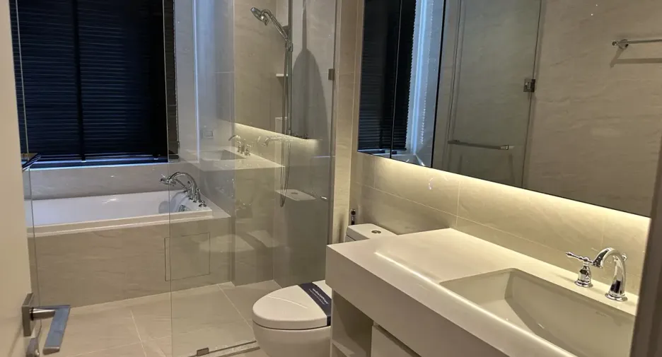 Condo en alquiler de 2 habitaciones en Pathum Wan, Bangkok