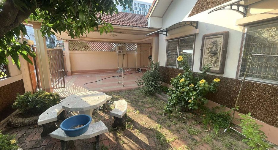 For rent 2 bedrooms house in Mueang Samut Prakan, Samut Prakan