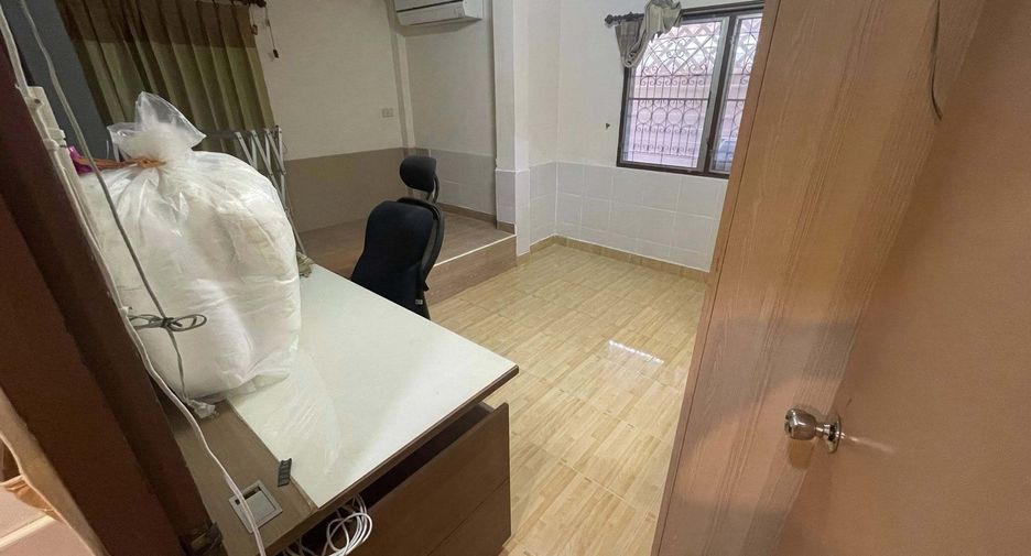 For rent 2 bedrooms house in Mueang Samut Prakan, Samut Prakan