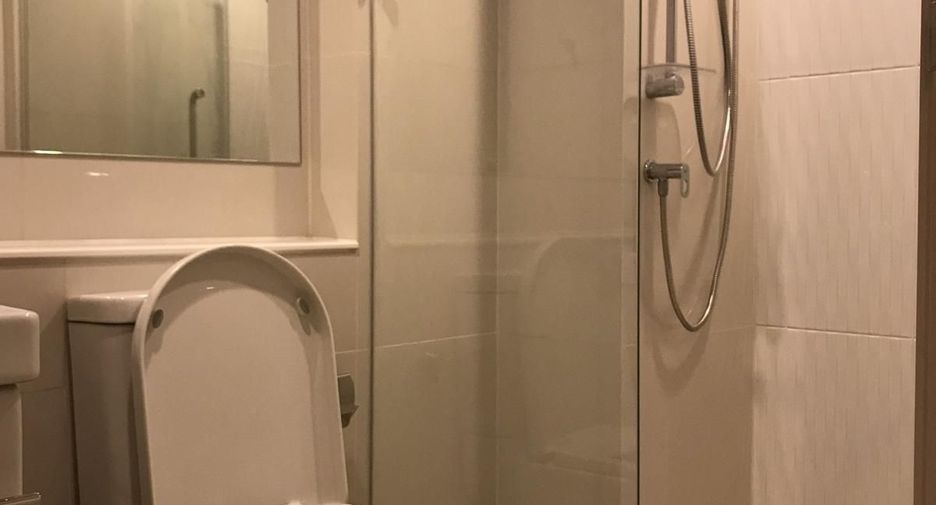 For rent studio condo in Pathum Wan, Bangkok