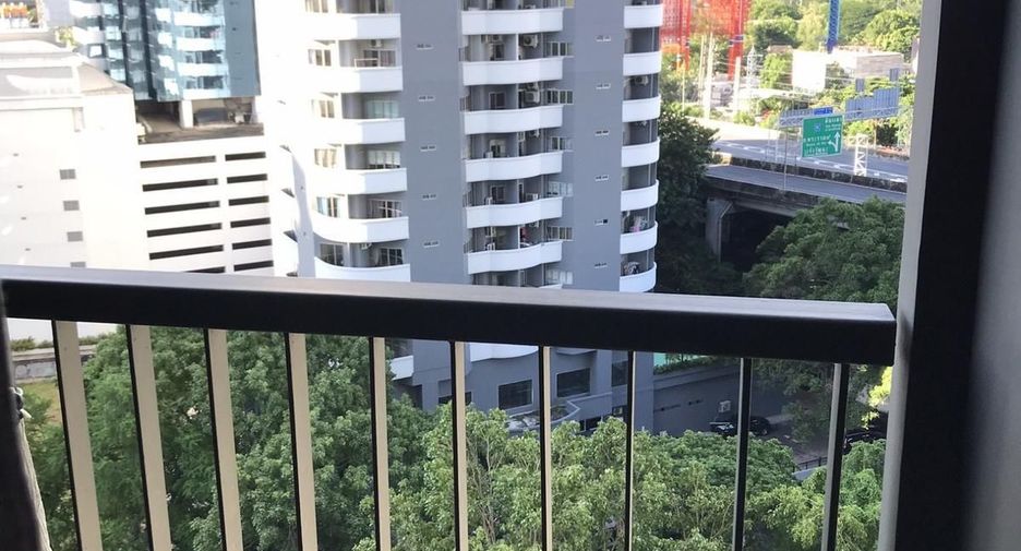 For rent studio condo in Pathum Wan, Bangkok