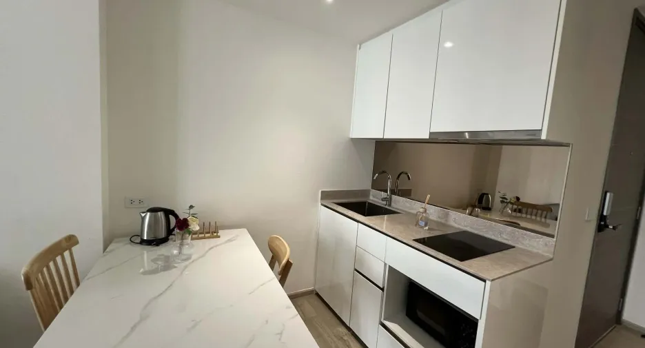 For rent 1 bed condo in Khlong Toei, Bangkok