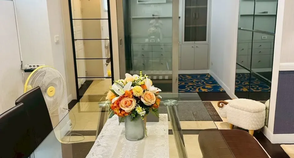 For rent 2 bedrooms condo in Bang Kapi, Bangkok