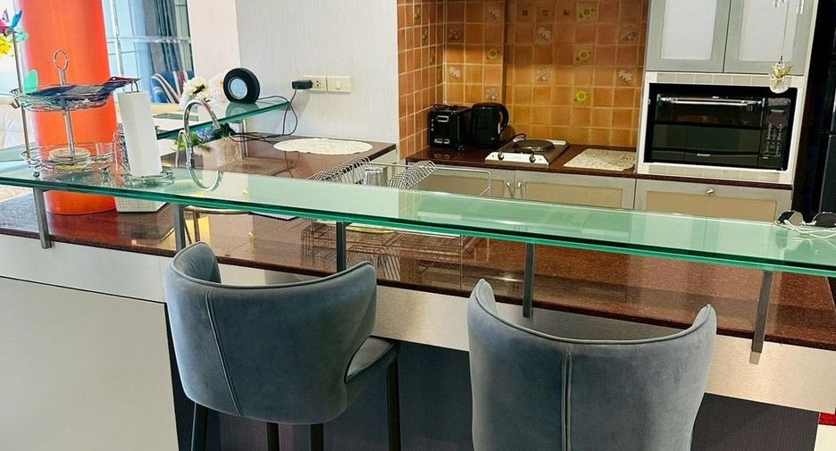 For rent 2 bedrooms condo in Bang Kapi, Bangkok