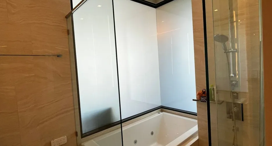 For rent 1 bed condo in Bang Rak, Bangkok