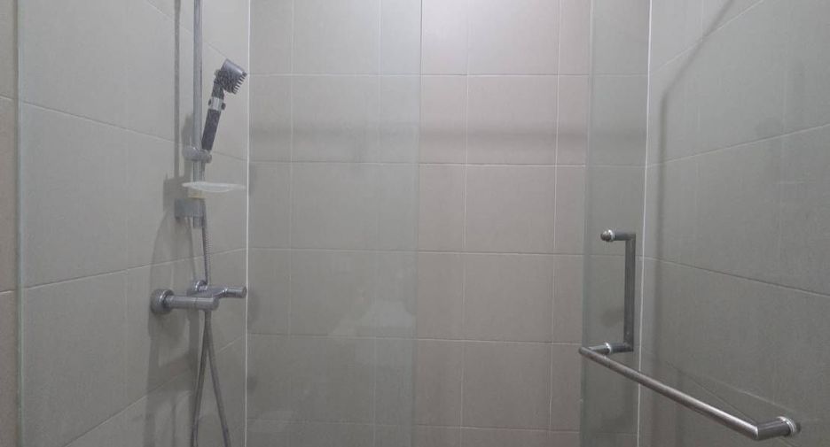 For rent 1 bed condo in Khlong San, Bangkok