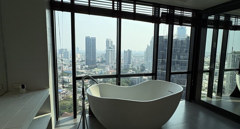 For sale and for rent 3 bedrooms condo in Sathon, Bangkok