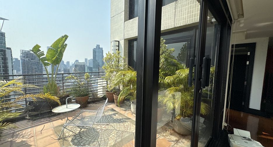 For sale and for rent 3 bedrooms condo in Sathon, Bangkok
