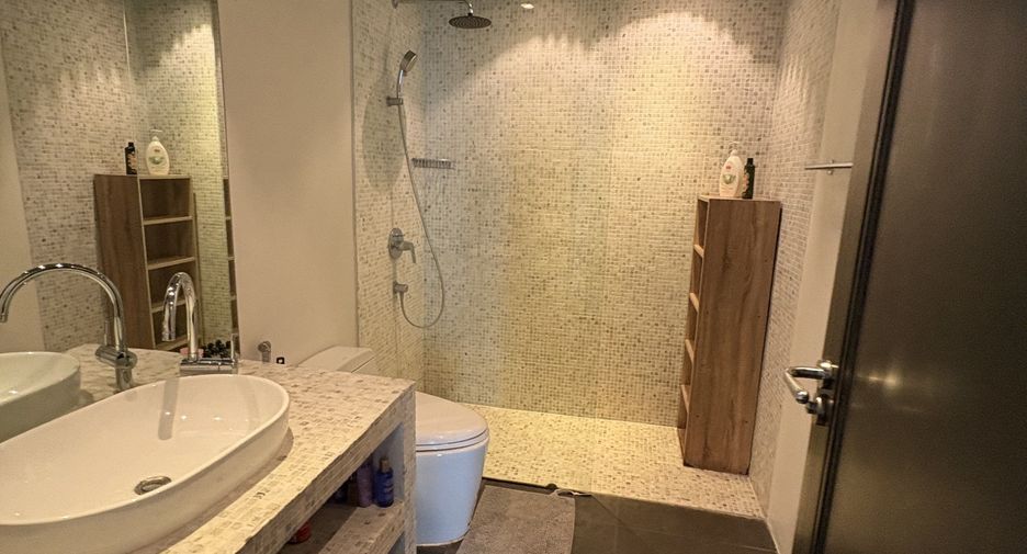 For sale and for rent 3 bedrooms condo in Sathon, Bangkok