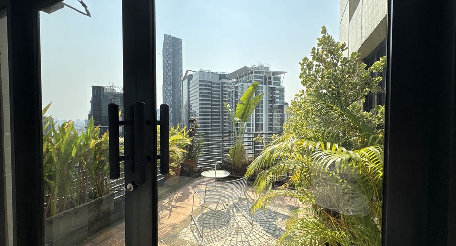 For sale and for rent 3 bedrooms condo in Sathon, Bangkok