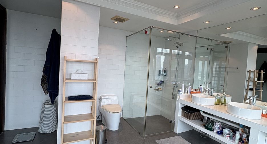 For sale and for rent 3 bedrooms condo in Sathon, Bangkok