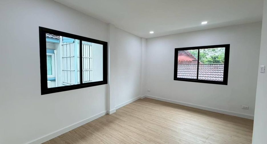 For sale 2 bedrooms townhouse in Bueng Kum, Bangkok