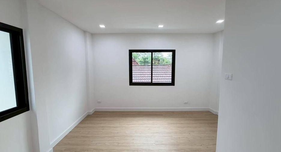For sale 2 bedrooms townhouse in Bueng Kum, Bangkok
