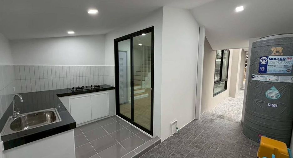 For sale 2 bedrooms townhouse in Bueng Kum, Bangkok