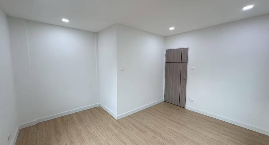 For sale 2 bedrooms townhouse in Bueng Kum, Bangkok