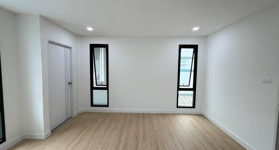 For sale 2 bedrooms townhouse in Bueng Kum, Bangkok