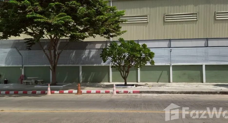 For sale 4 bedrooms townhouse in Bang Khun Thian, Bangkok
