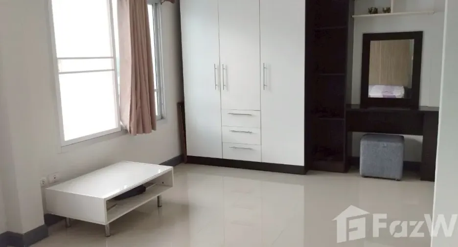 For sale 4 bedrooms townhouse in Bang Khun Thian, Bangkok