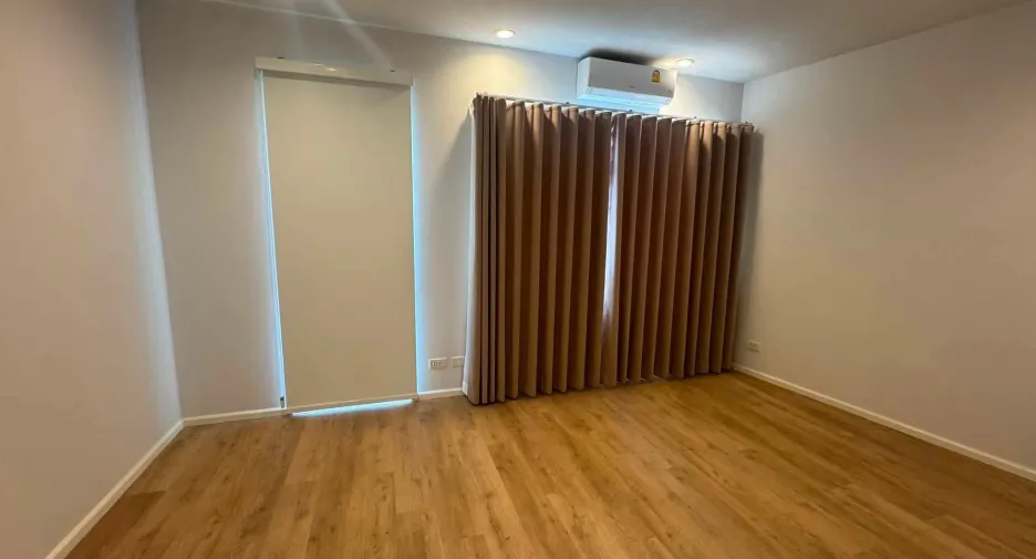 For sale 3 bedrooms townhouse in Mueang Chiang Mai, Chiang Mai