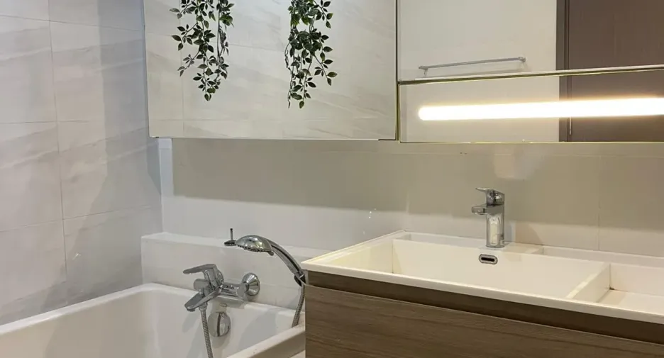 For rent 1 bed condo in Khlong Toei, Bangkok
