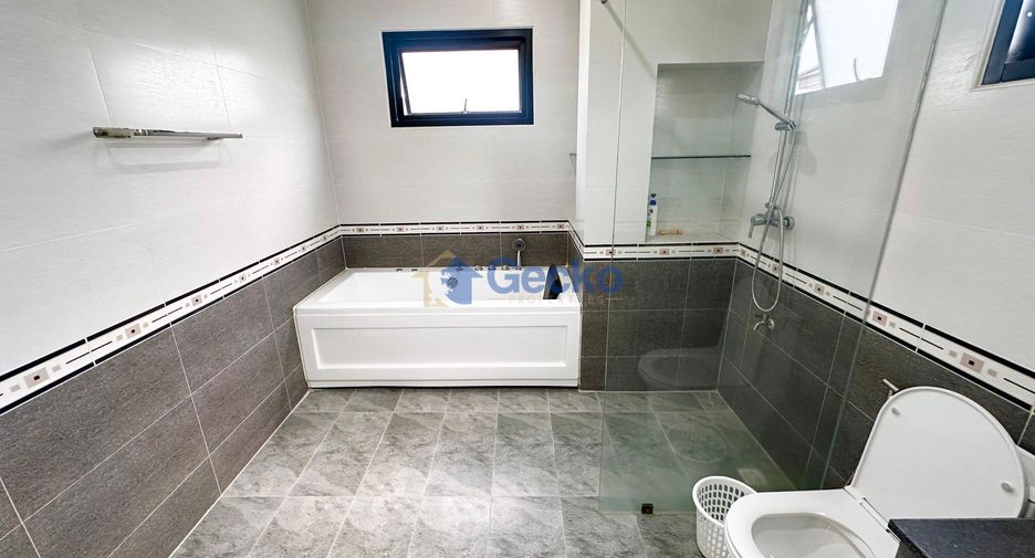 For rent 4 bedrooms house in Bang Lamung, Chonburi