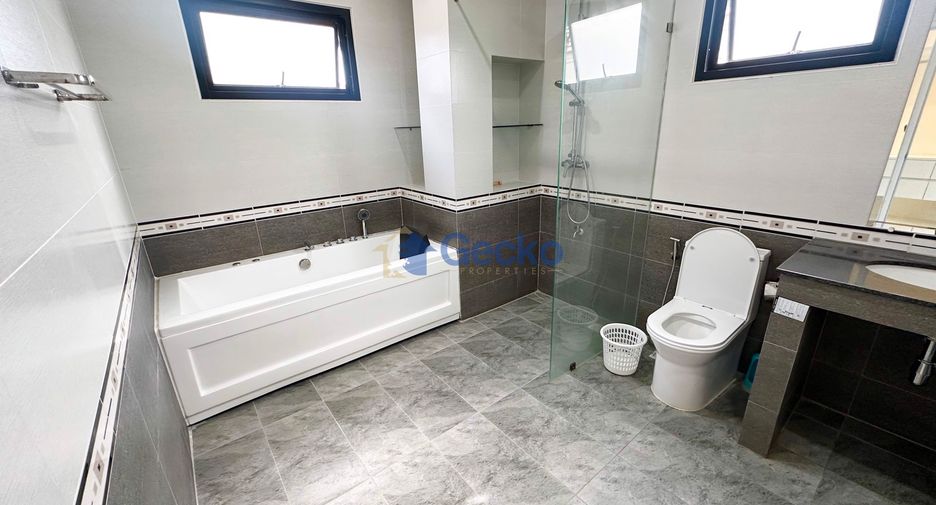 For rent 4 bedrooms house in Bang Lamung, Chonburi