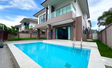 Casa en alquiler de 4 habitaciones en Bang Lamung, Chonburi