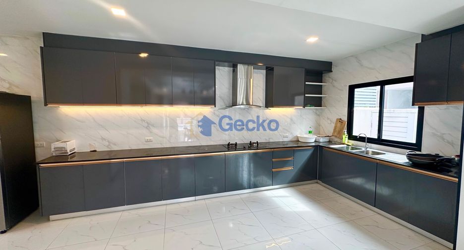 For rent 4 bedrooms house in Bang Lamung, Chonburi