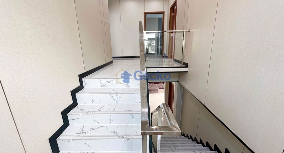 For rent 4 bedrooms house in Bang Lamung, Chonburi